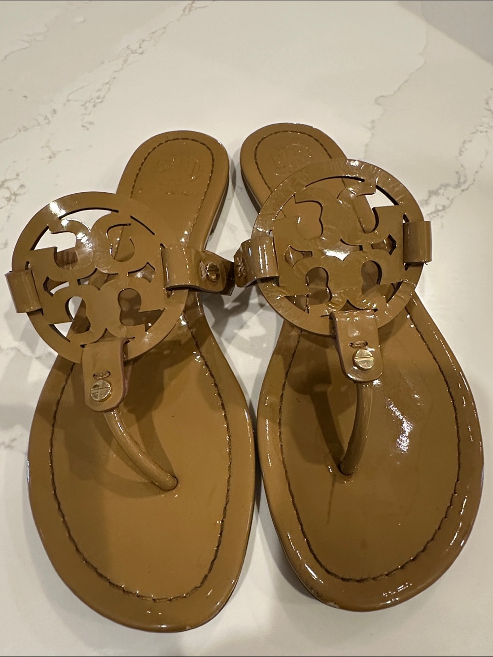 Tory Burch Sand Patent Leather Miller Sandals Size 8